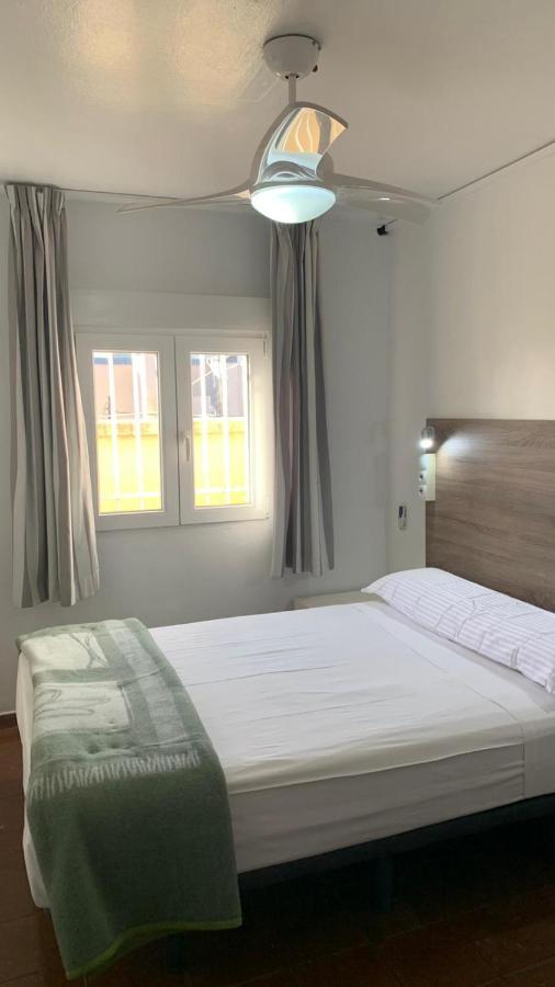 Hostel Almansa Madrid Exterior foto