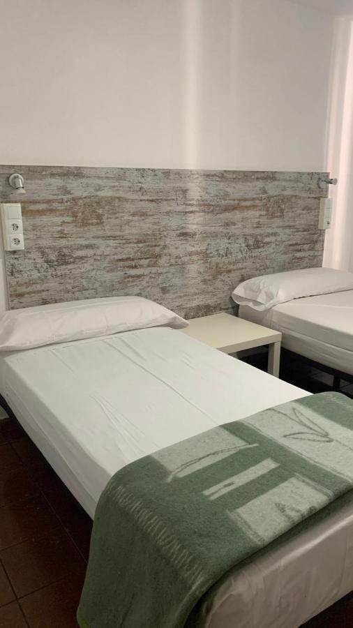 Hostel Almansa Madrid Exterior foto