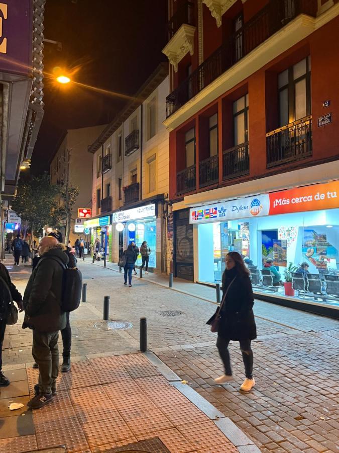 Hostel Almansa Madrid Exterior foto