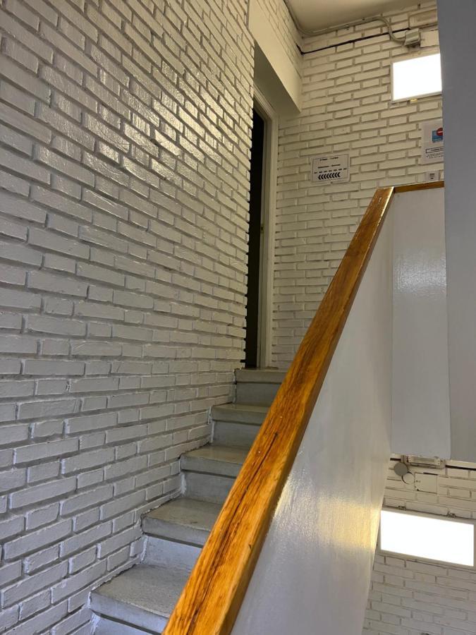 Hostel Almansa Madrid Exterior foto