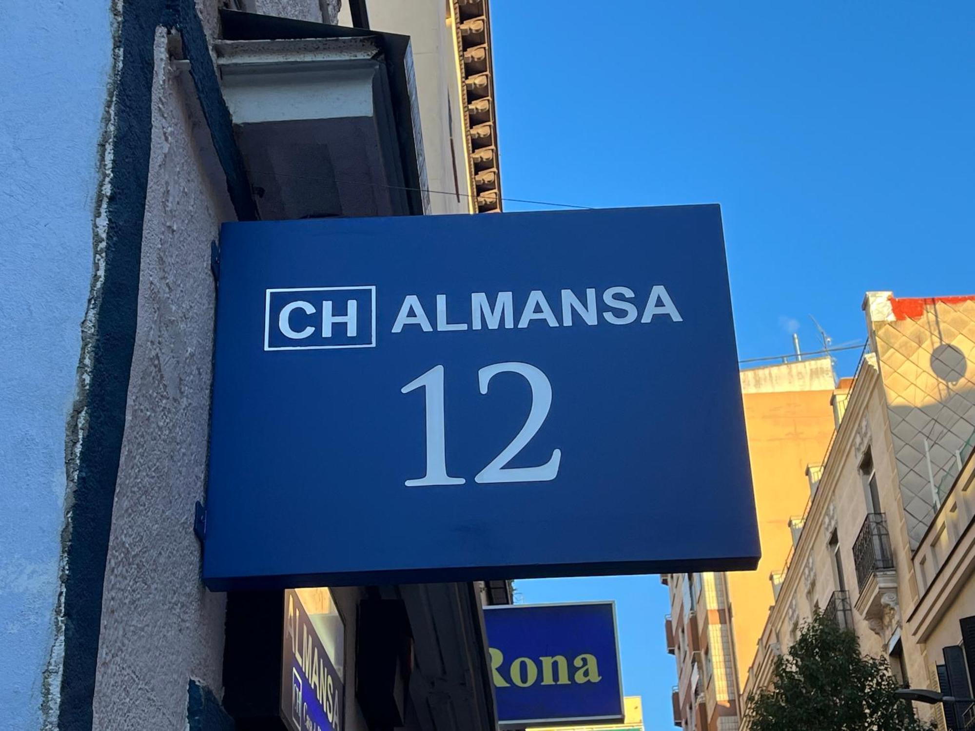 Hostel Almansa Madrid Exterior foto