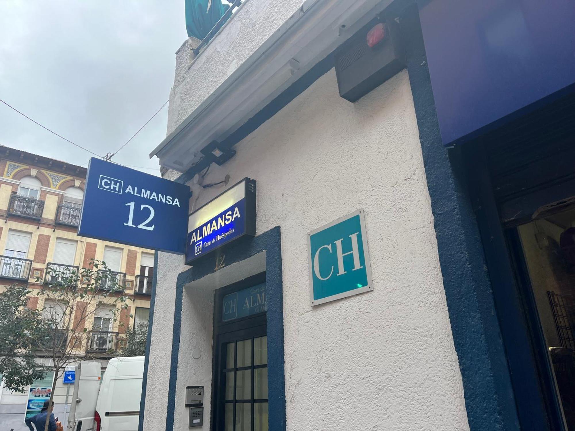 Hostel Almansa Madrid Exterior foto