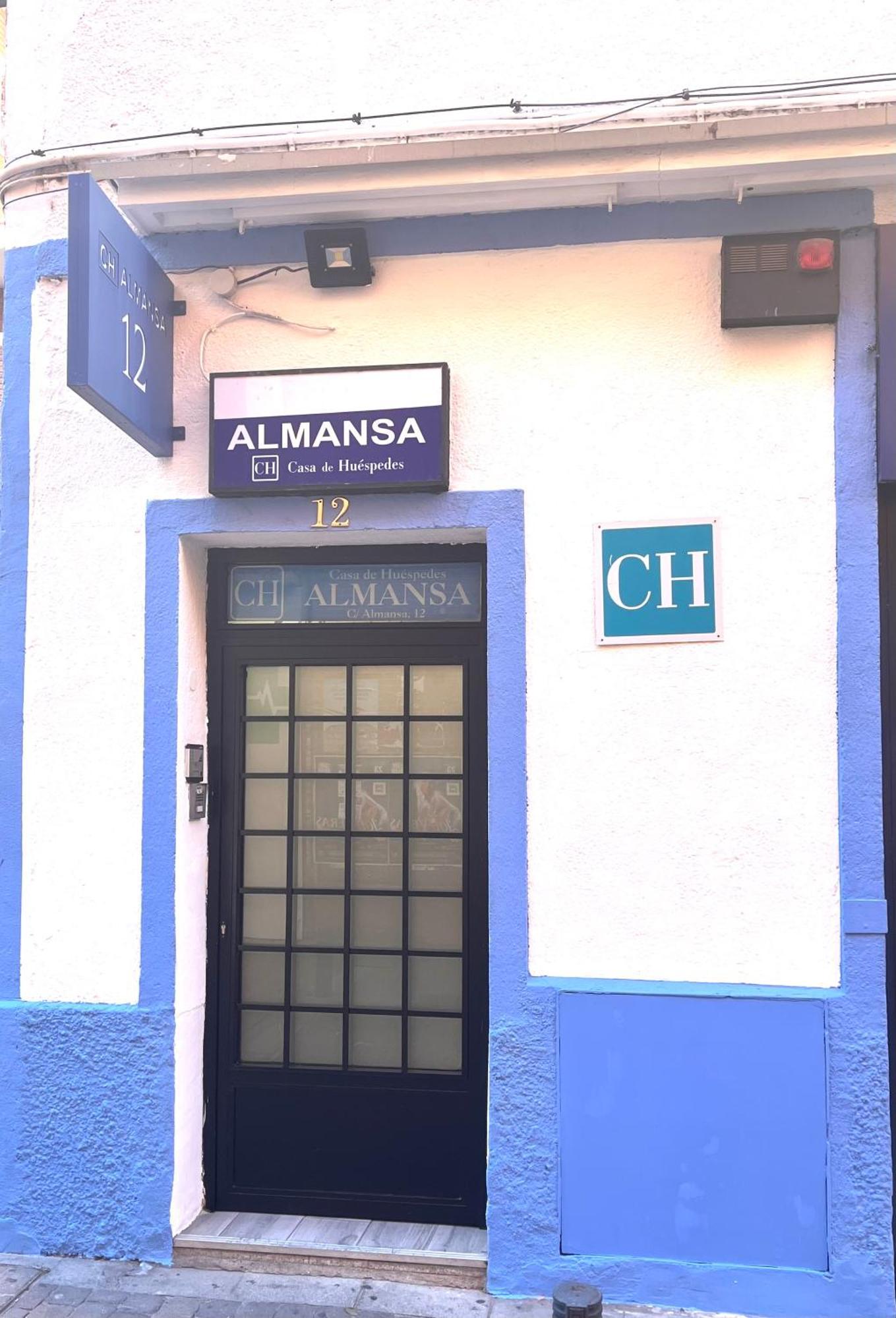 Hostel Almansa Madrid Exterior foto