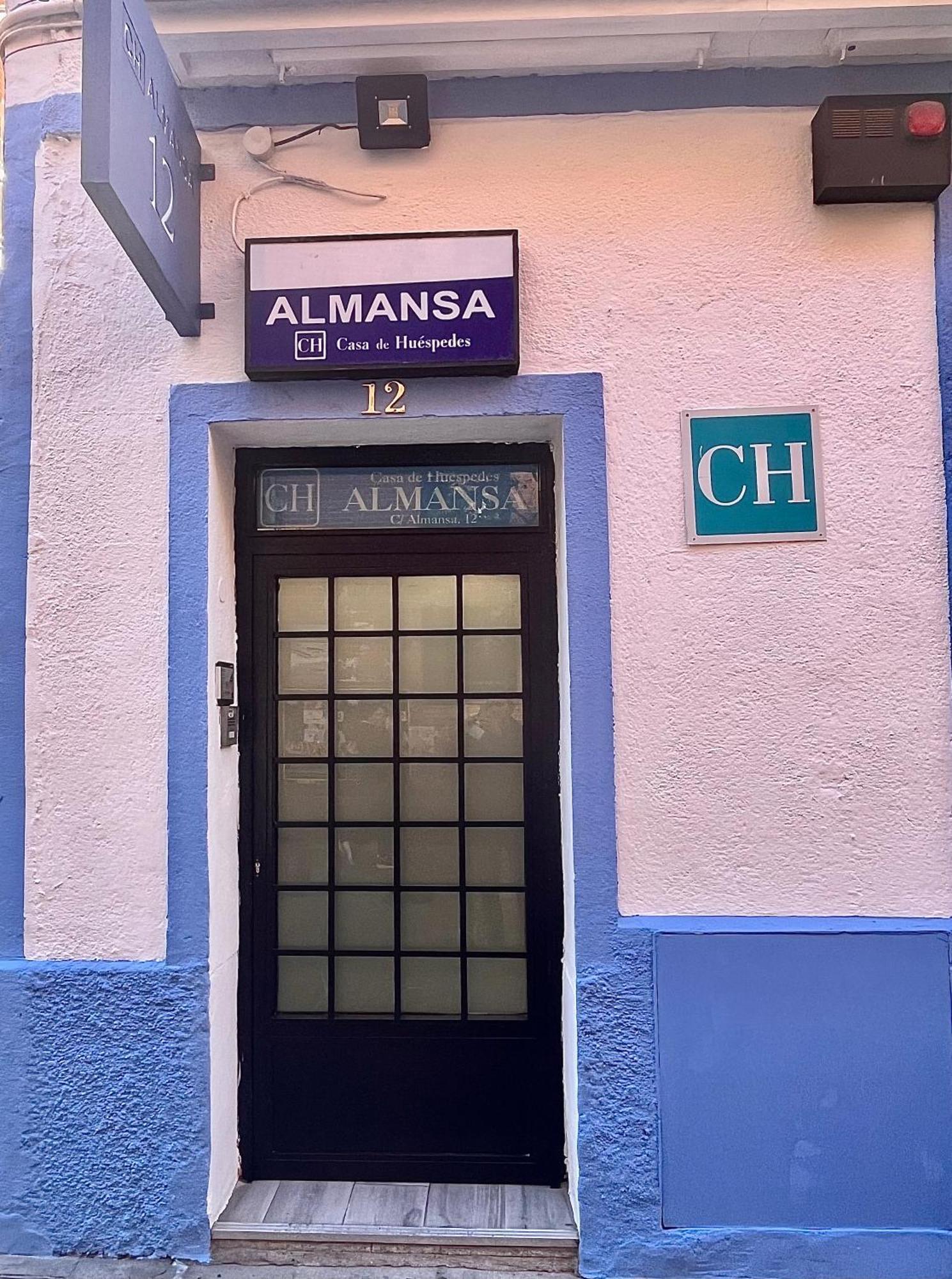 Hostel Almansa Madrid Exterior foto