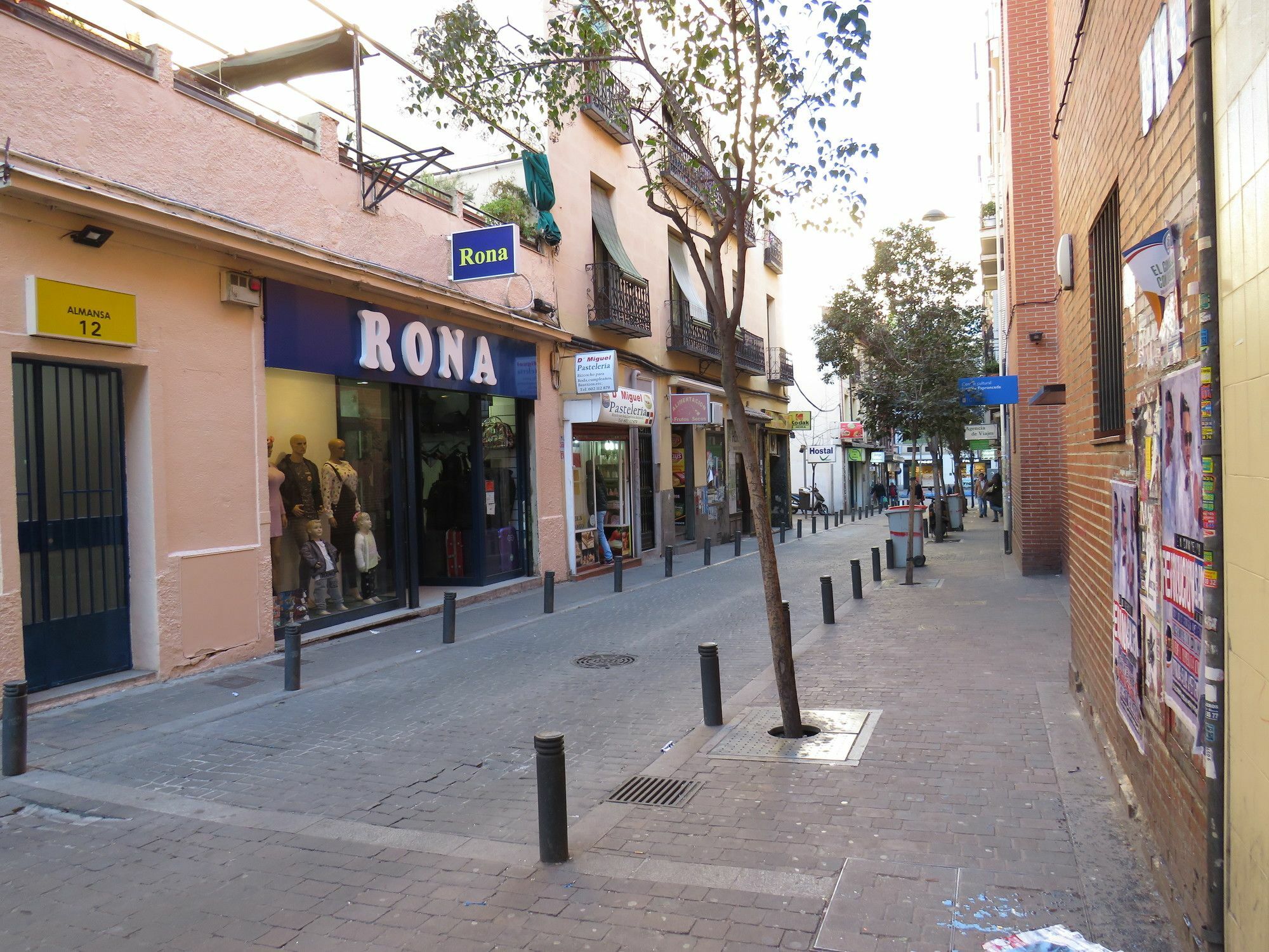 Hostel Almansa Madrid Exterior foto